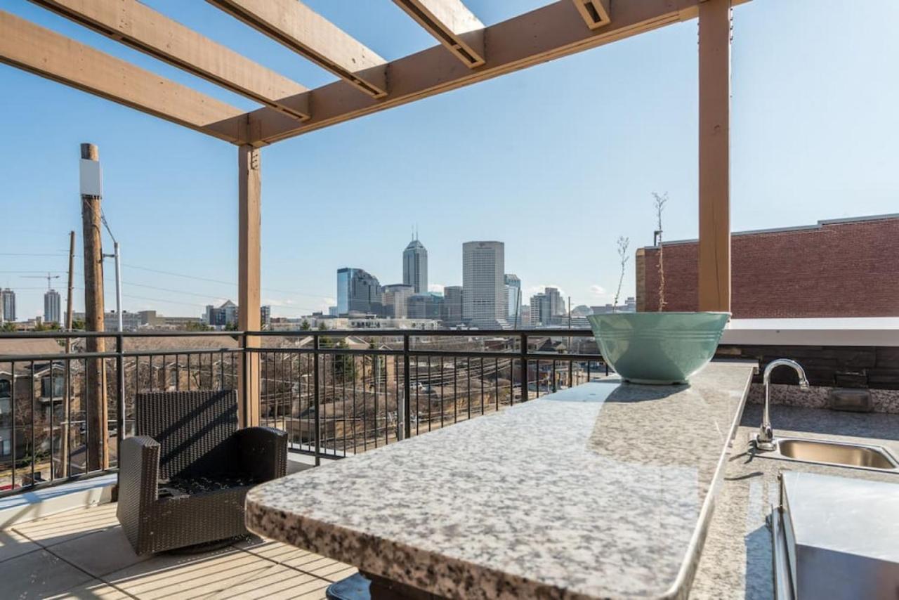 Private Bedroom Downtown Indy - Shared Indianapolis Exterior foto